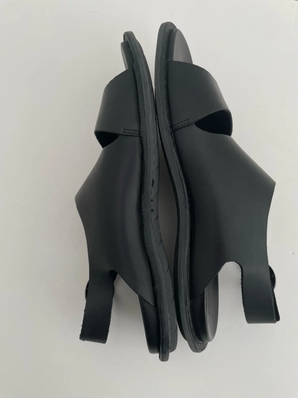 Keen Sofia Leather Sandals Black Size 7.5 Beach Walking Travel - Picture 6 of 12